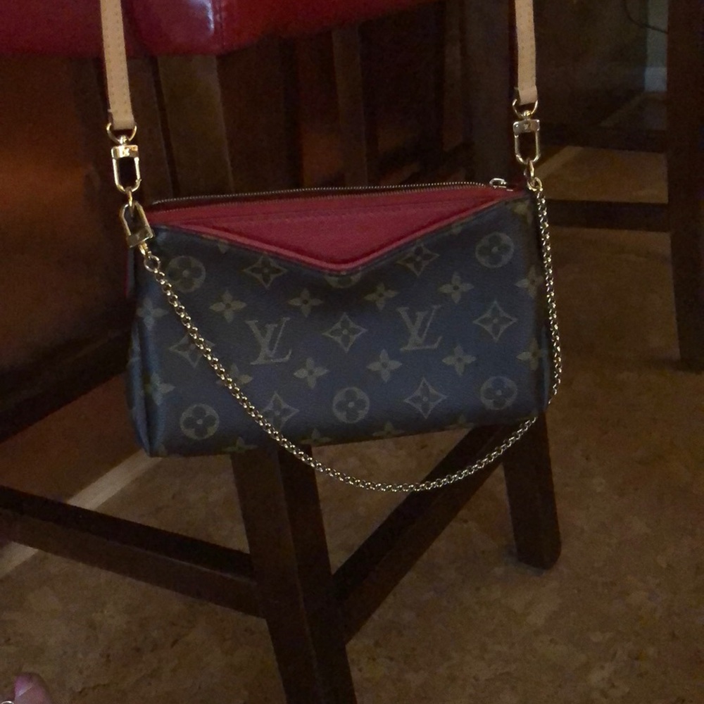 Louis Vuitton Pallas Clutch/Crossbody